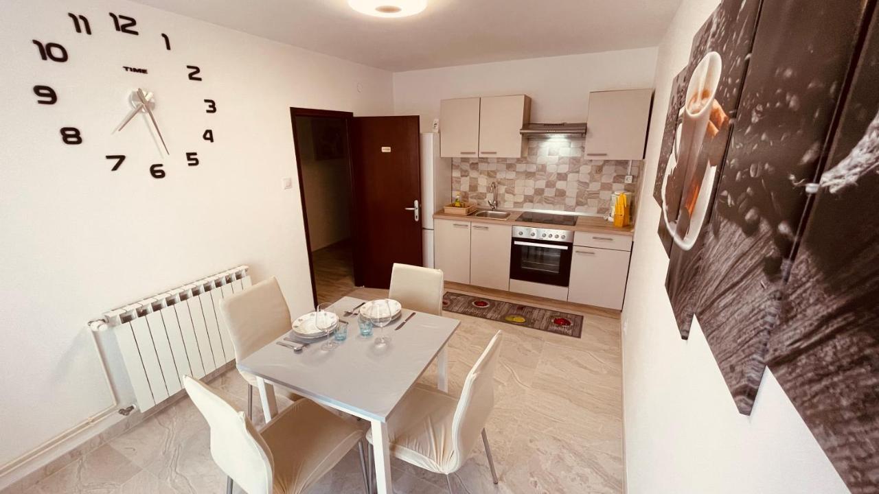 Ferienwohnung The Secret Orchid Rovinj Exterior foto