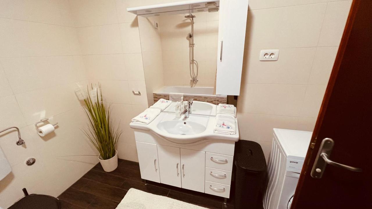 Ferienwohnung The Secret Orchid Rovinj Exterior foto